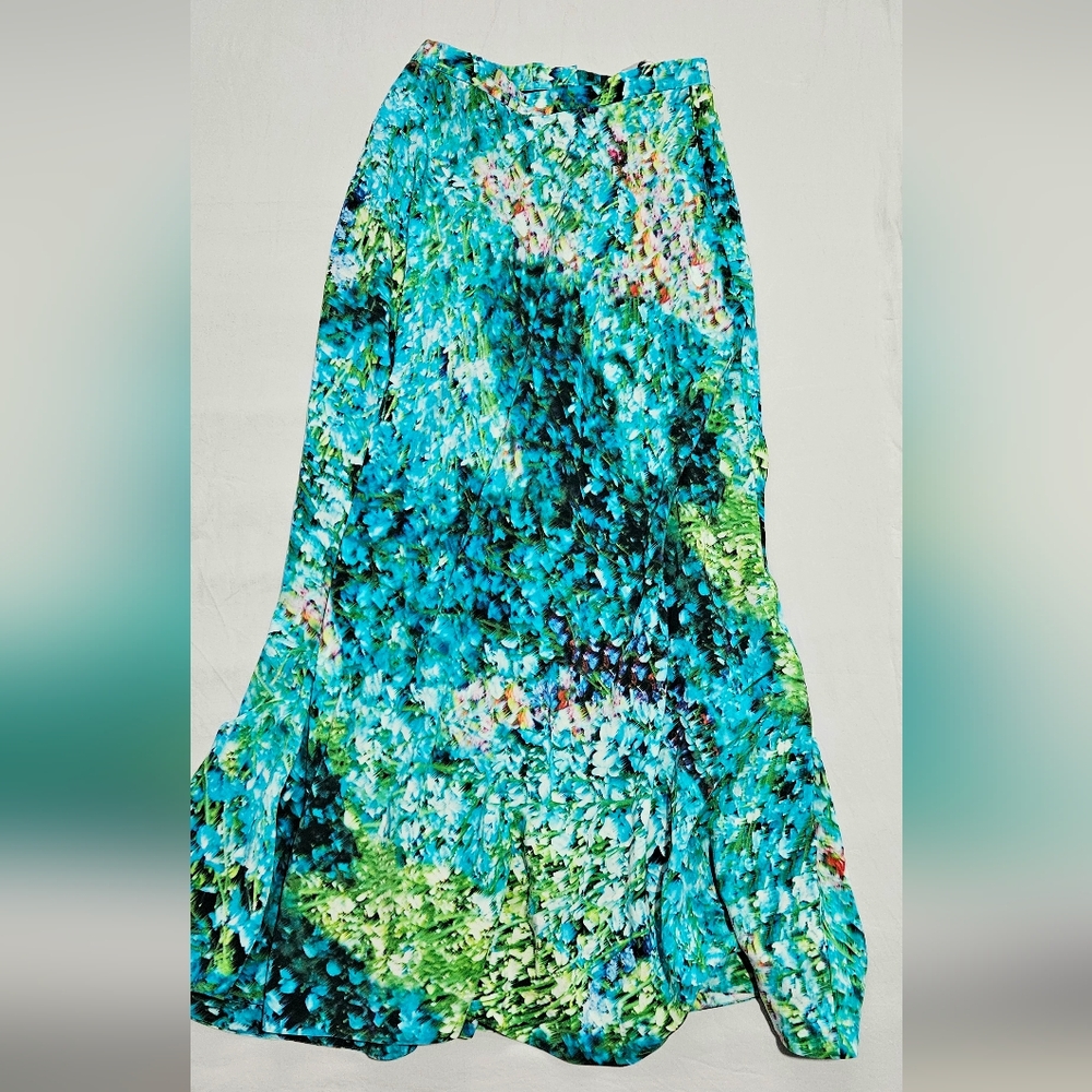 H&M Silk Skirt – Size 10 (NWT $129)